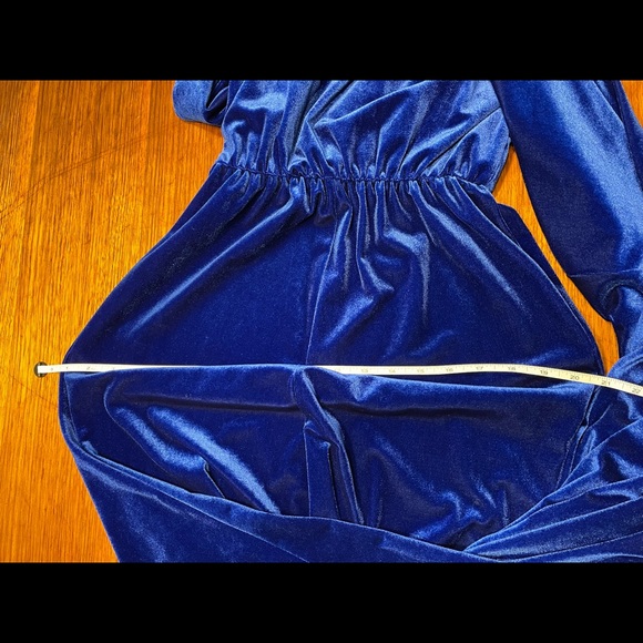 Velvet maternity off shoulder gown with train - Picture 9 of 9